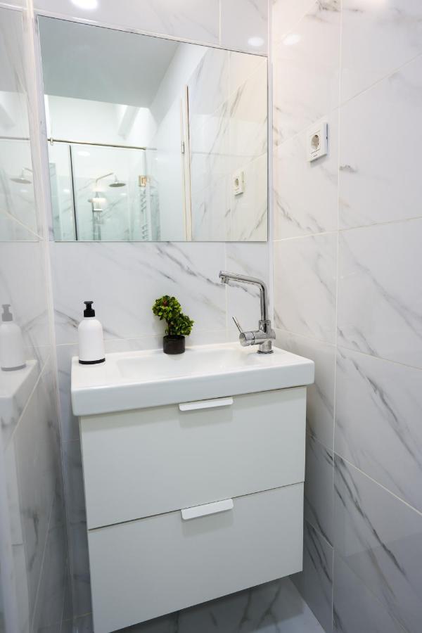 Minimalist Design Apartament In Magheru بوخارست المظهر الخارجي الصورة